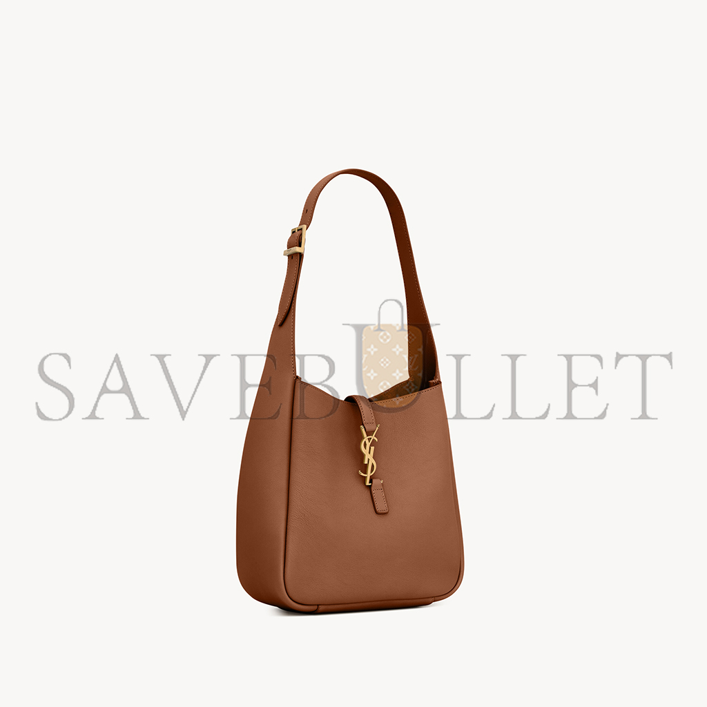 y*l le 5 À 7 S*pple small in grained leather 713938aaauq2536 (23*22*8cm)