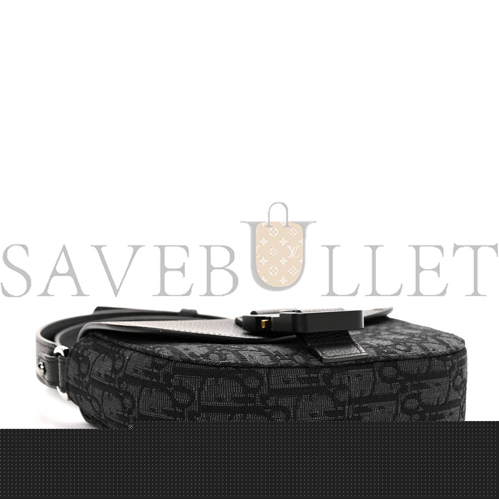 D*or grained calfskin oblique saddle pouch black (18*13*5.1cm)